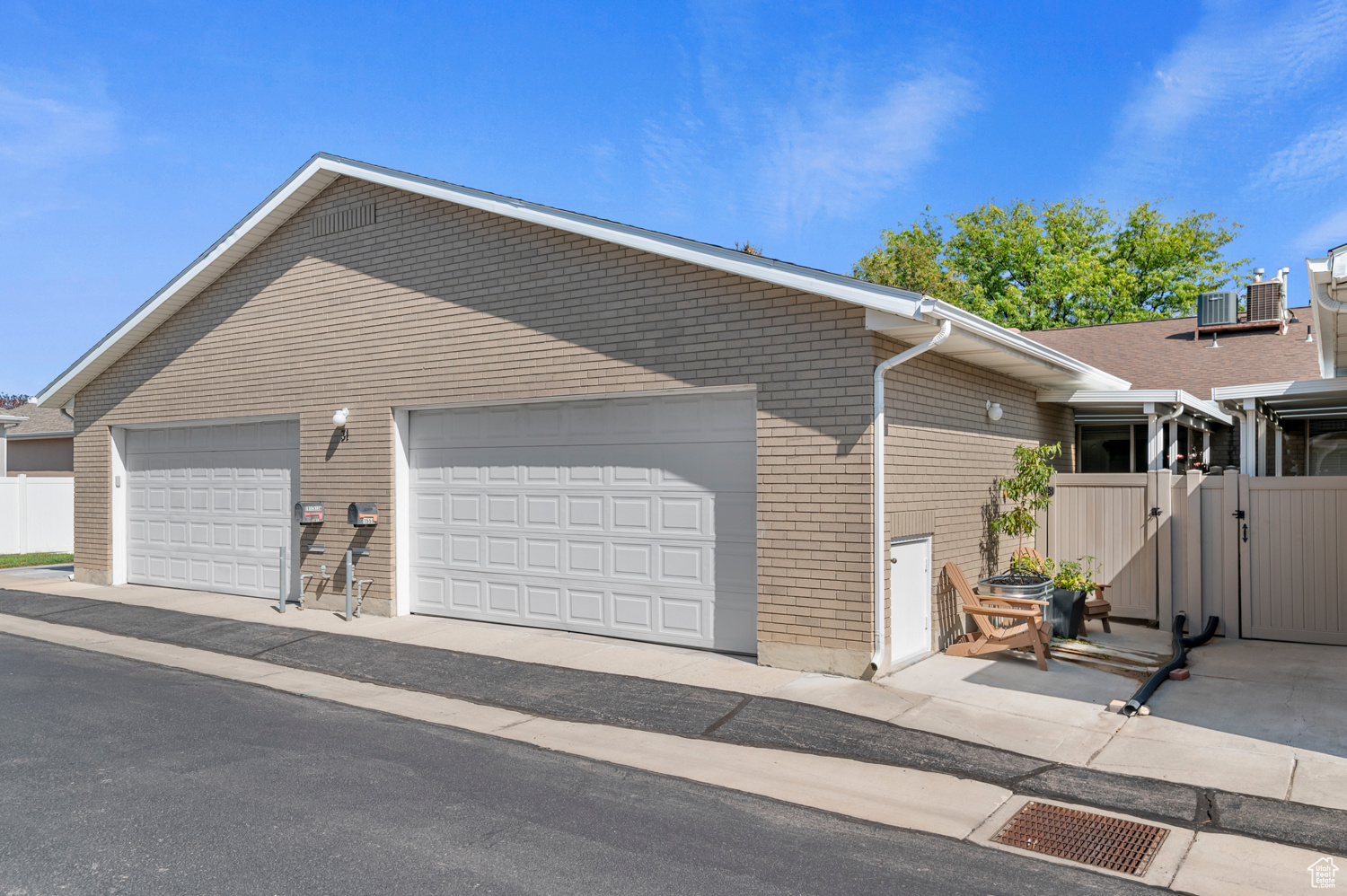 CORNERSTONE CONDM - Residential