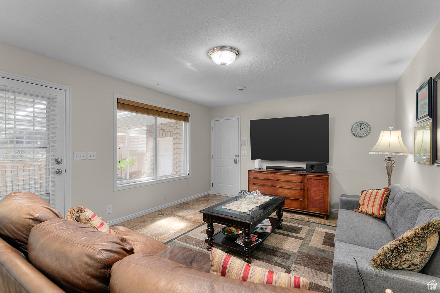 CORNERSTONE CONDM - Residential