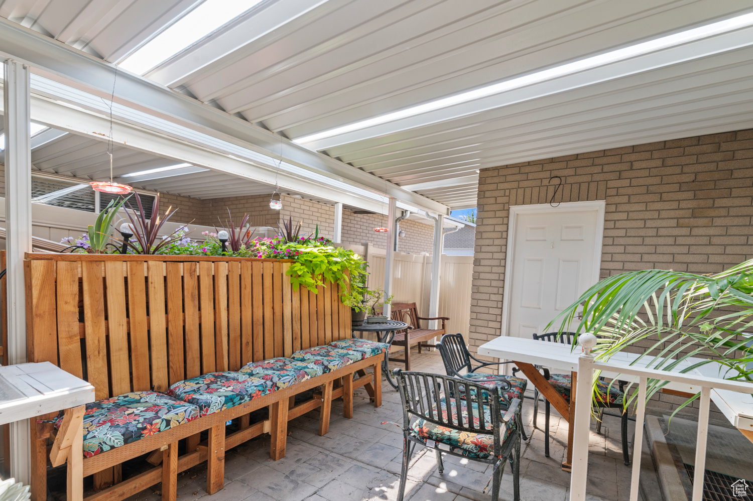 CORNERSTONE CONDM - Residential