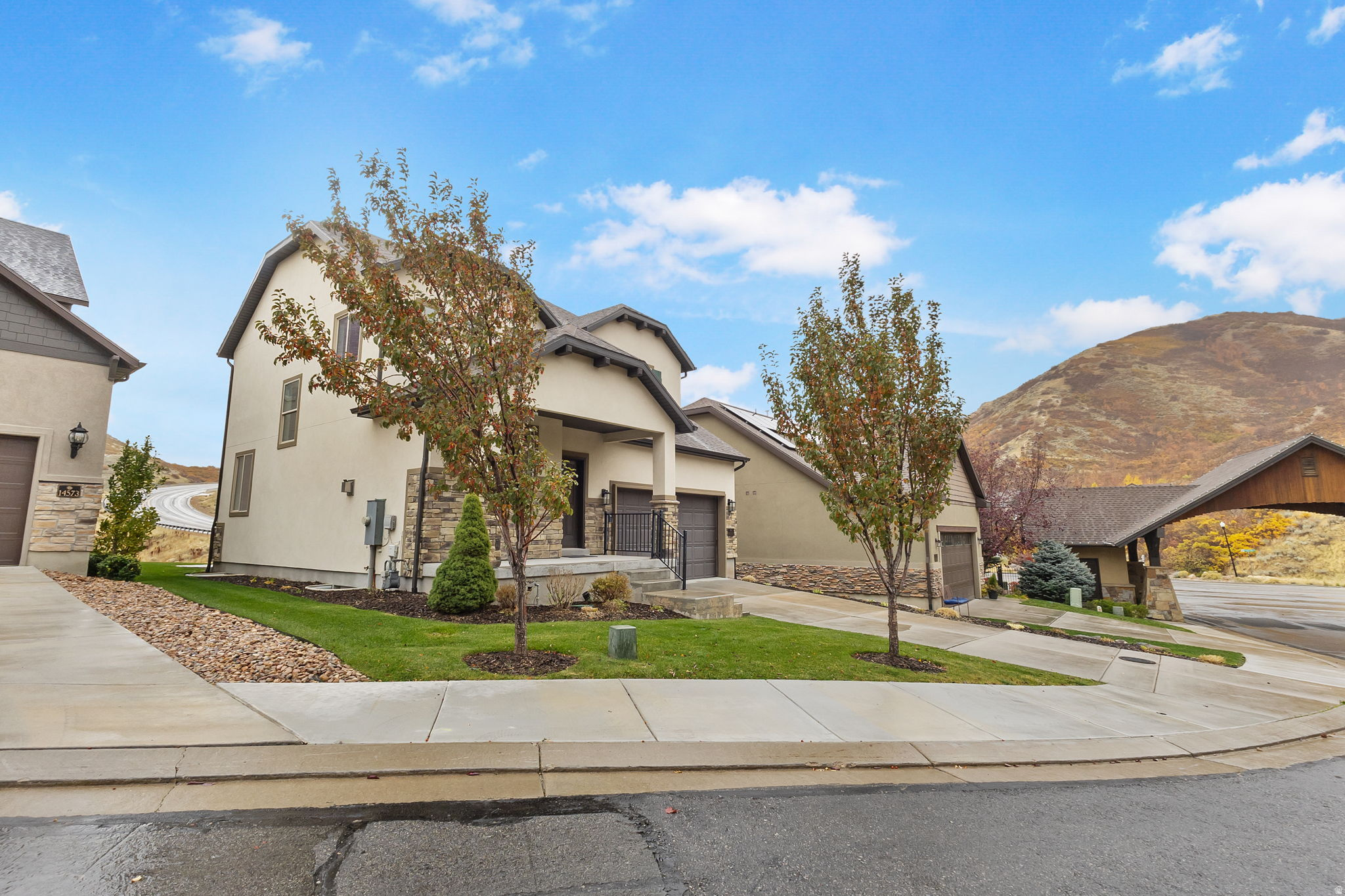 MONTREAUX AT SOUTH MOUNTAIN - Residential