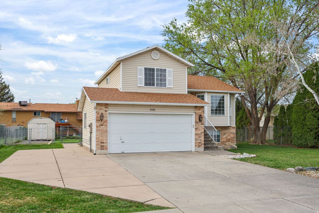 Photo of 2493 W 1850 N, Clinton, UT 84015 (MLS # 2145479)