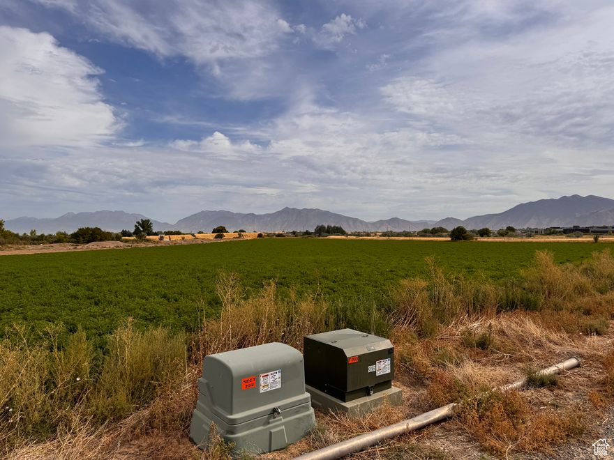 Discover the perfect opportunity to build your dream home on this remarkable 11.66-acre horse property just west of Payson. Offering breathtaking mountain views, this land combines natural beauty with convenience-just minutes from shopping, dining, and entertainment. Keep the entire acreage for yourself or take advantage of the option to subdivide into two 5.25-acre parcels. Zoned RA-5, the property includes 20 acre-feet of Strawberry water and comes with a well permit. A rare find with so much flexibility, whether you're looking for a private estate, equestrian retreat, or future development. Buyer and buyer's agent to verify all information.