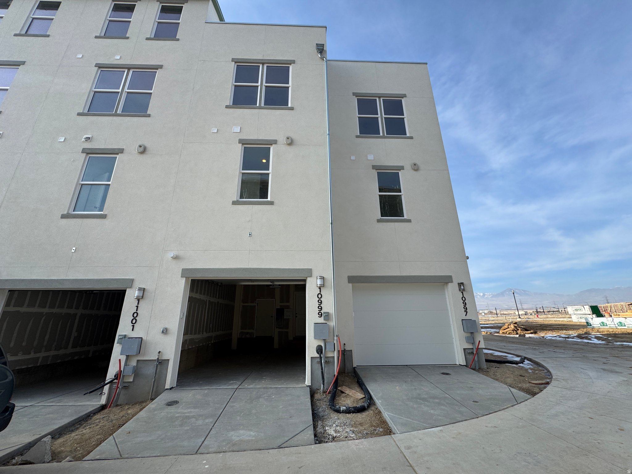 DOWNTOWN DAYBREAK - Residential