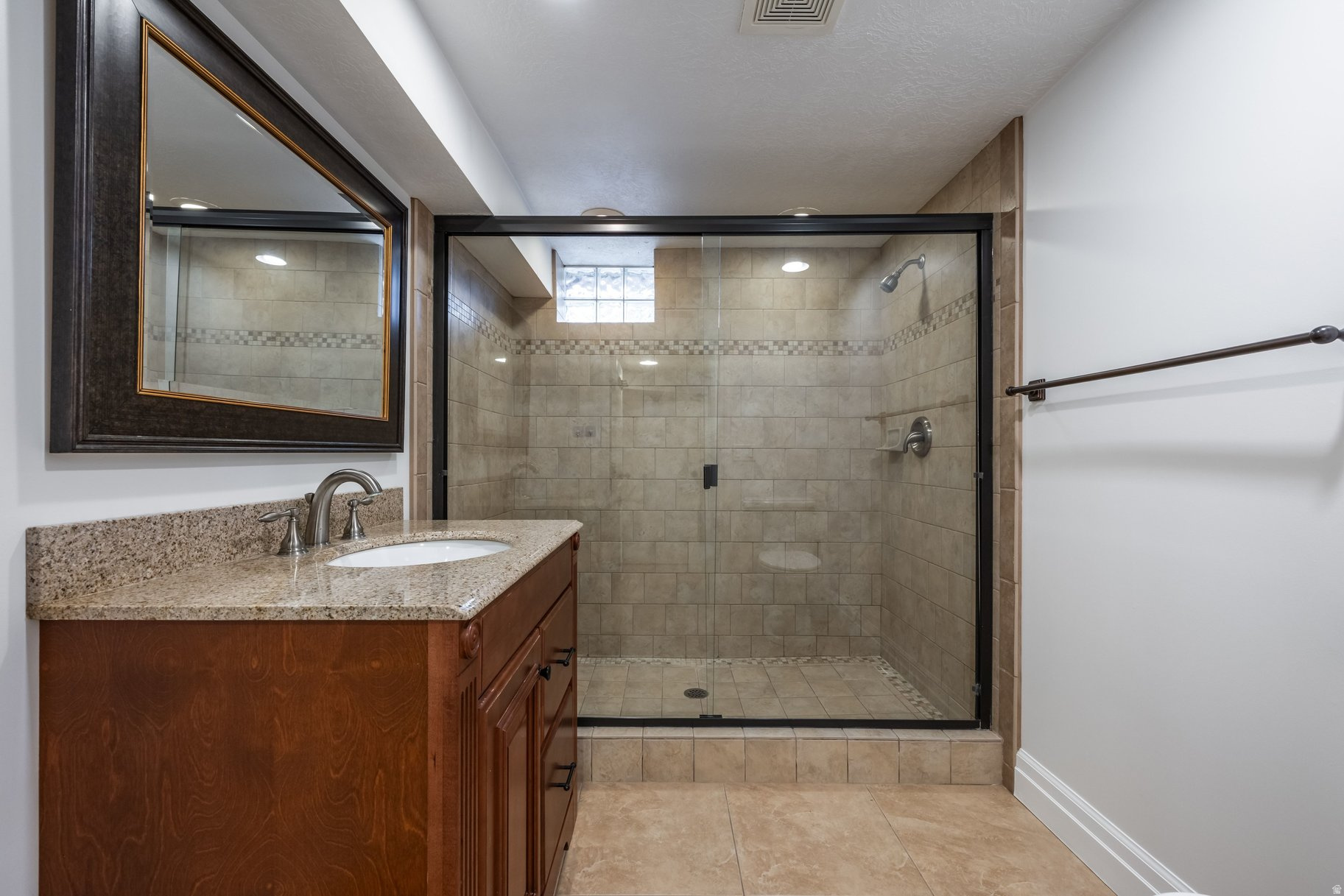 AVENUES - Residential