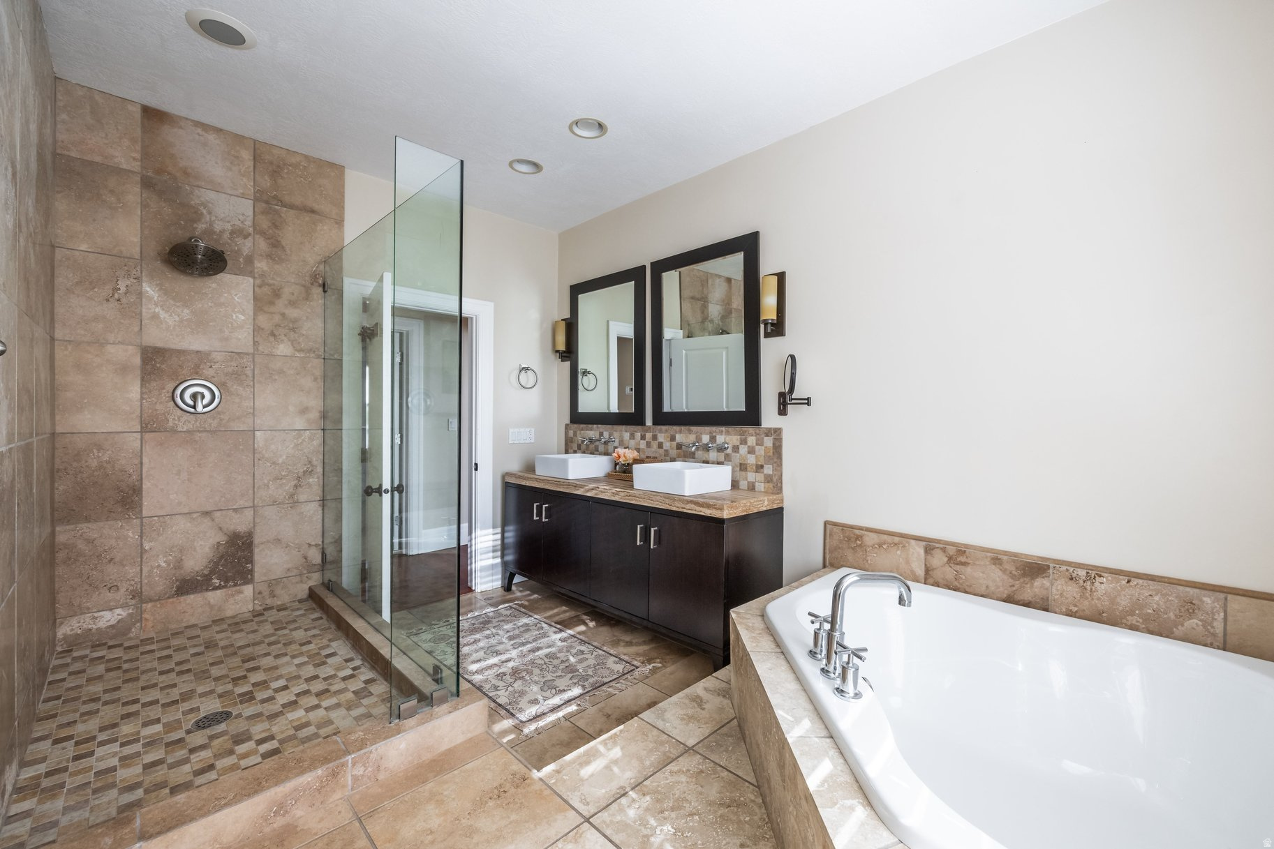 AVENUES - Residential