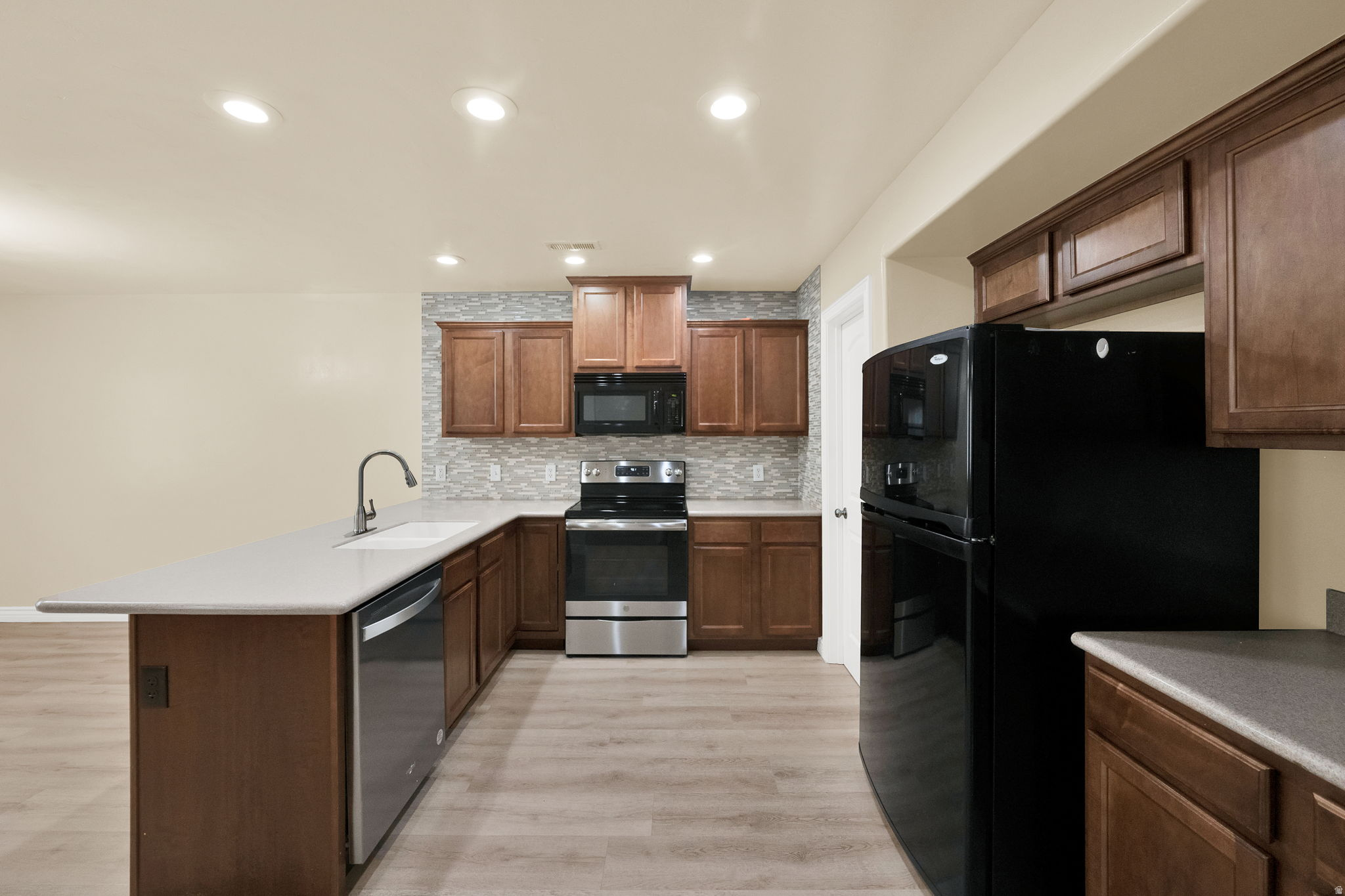 RIVER PARK WEST - Residential