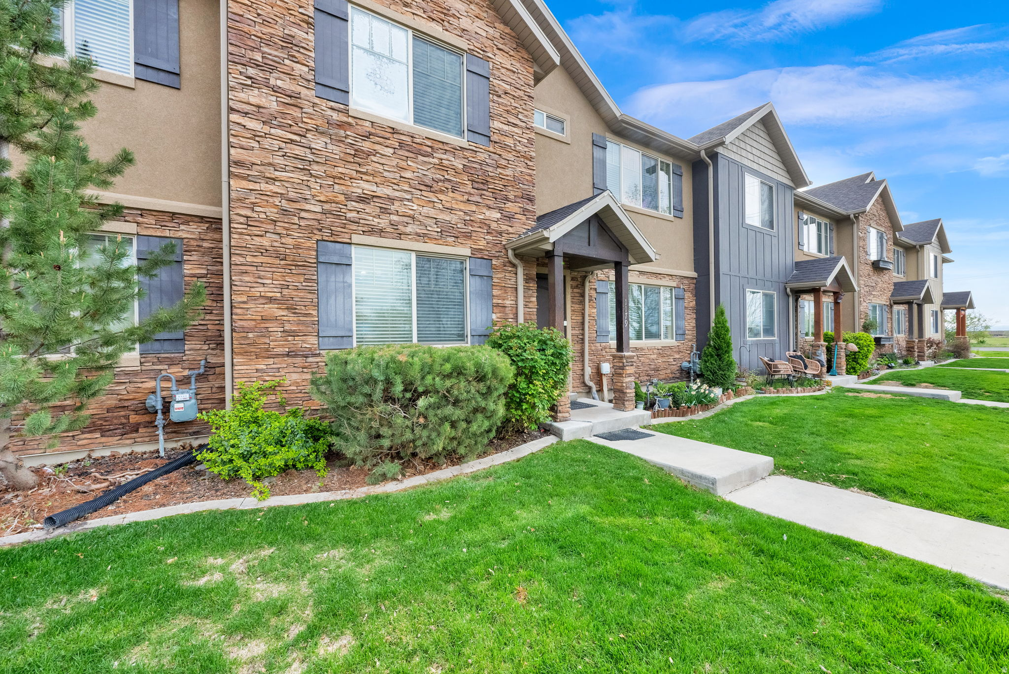 RIVER PARK WEST - Residential