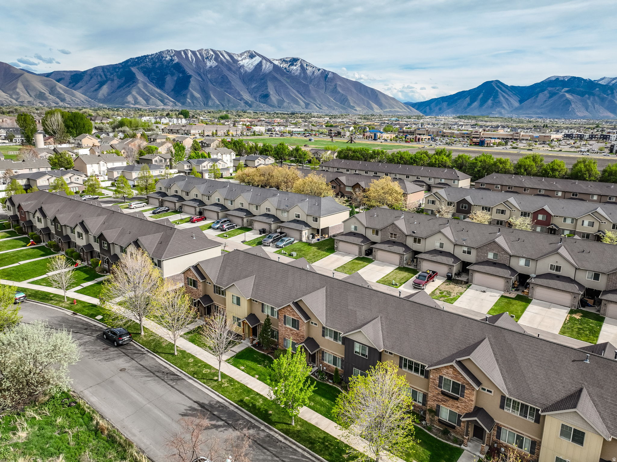 RIVER PARK WEST - Residential