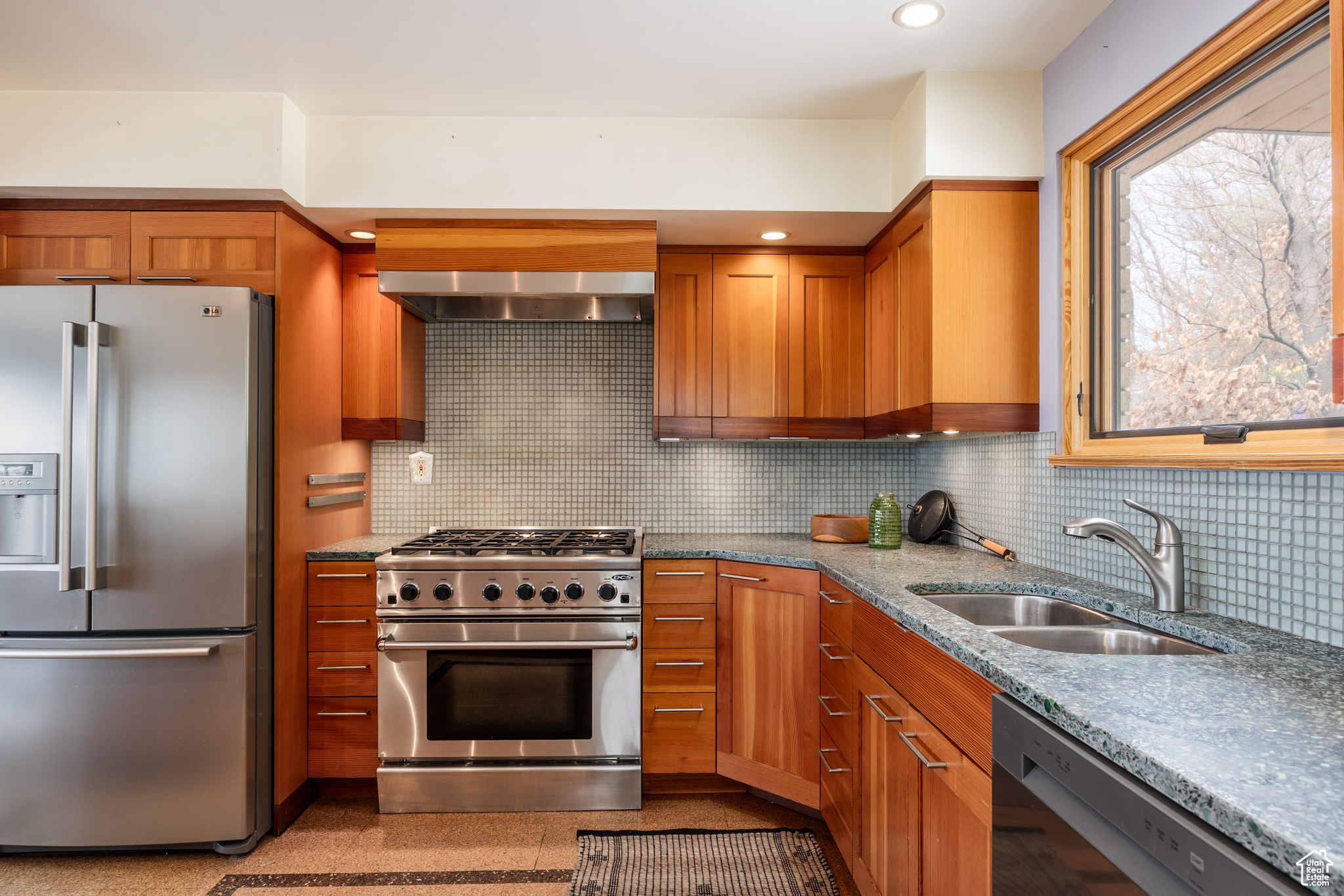 3665 S Eastwood Dr, Salt Lake City, Utah image 11