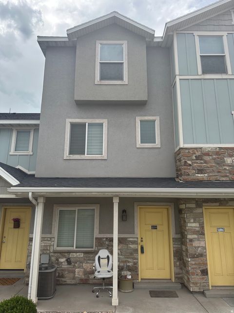 Photo of 204 N 750 E, Vineyard, UT 84059 (MLS # 2150149)