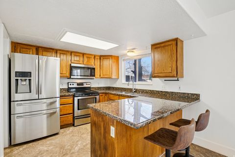 Tiny photo for 973 E 60 S, Spanish Fork, UT 84660 (MLS # 2134967)