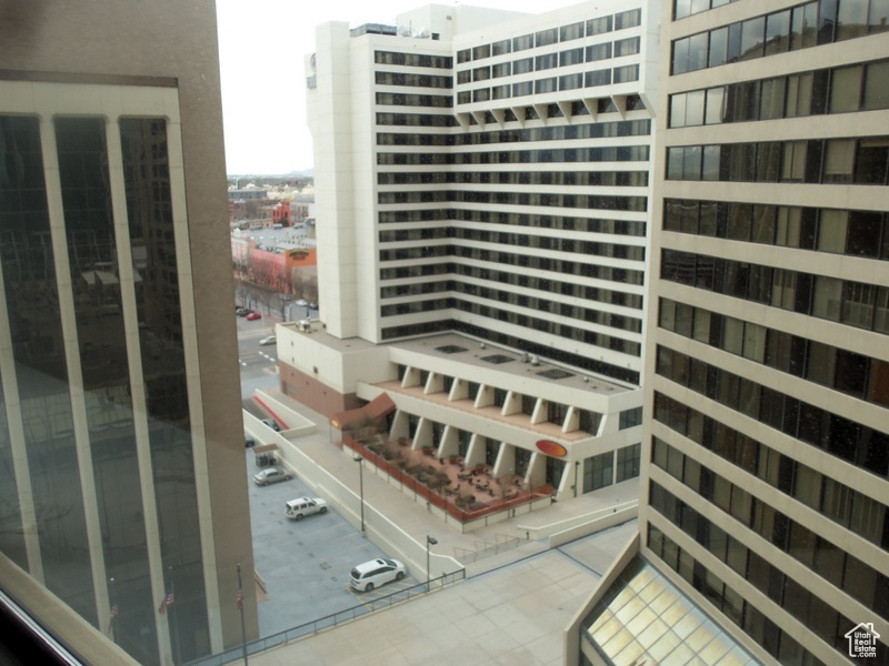 AMERICAN TOWERS - Residential Lease