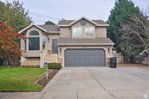 Photo of 1242 W 1075 N, Clinton, UT 84015 (MLS # 2119619) Photo of 1242 W 1075 N, Clinton, UT 84015 (MLS # 2119619)