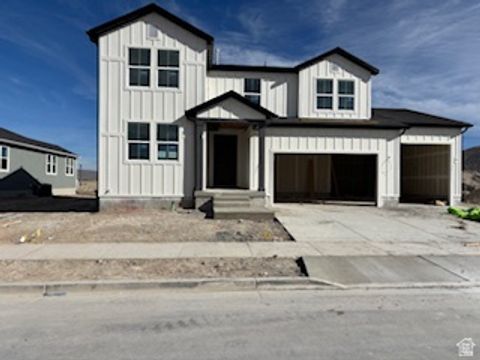 Photo of 2225 E GRANITE LN, Eagle Mountain, UT 84005 (MLS # 2137931)
