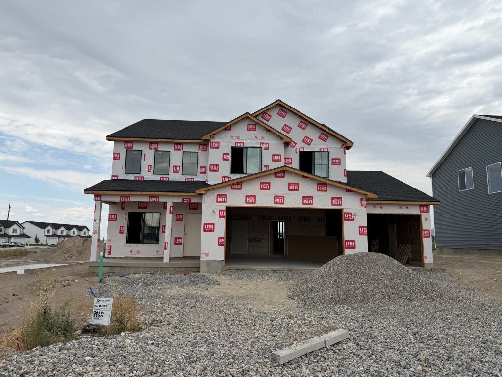Photo of 261 W 550 N, Smithfield, UT 84335 (MLS # 2175798)