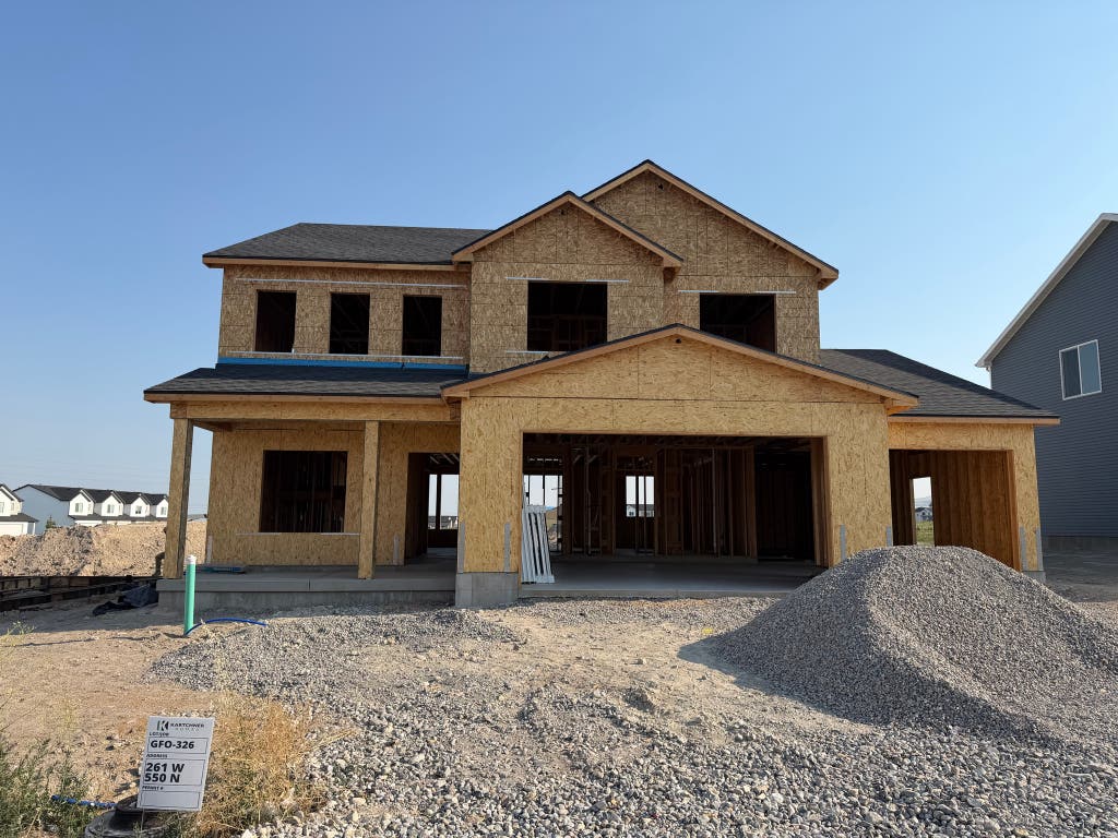 Photo of 261 W 550 N, Smithfield, UT 84335 (MLS # 2175798)