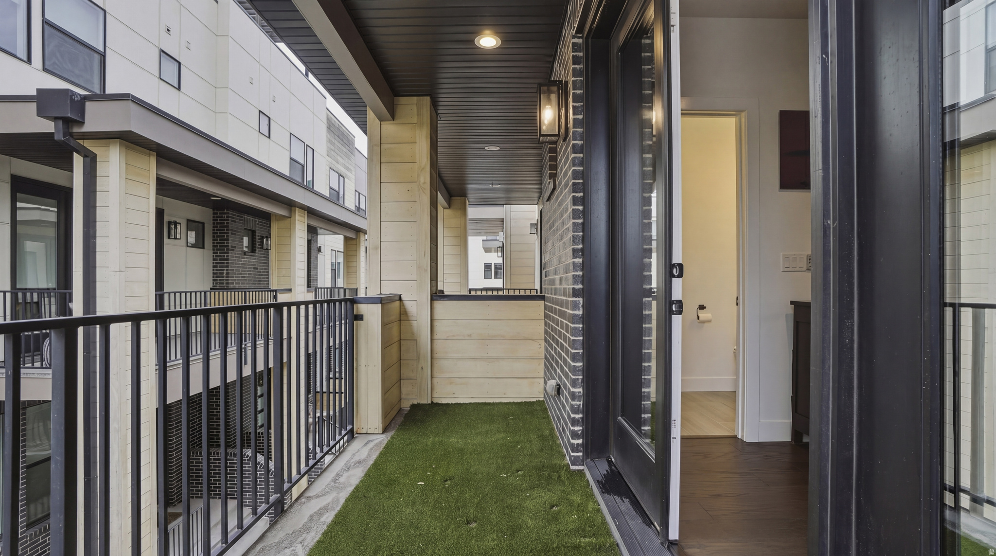 I STREET - Residential