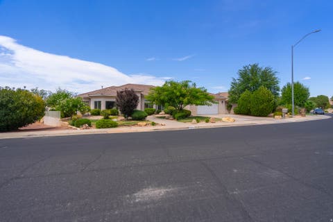 Tiny photo for 1547 E BOULDER SPRINGS DR, Saint George, UT 84790 (MLS # 2173409)