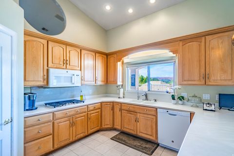 Tiny photo for 1547 E BOULDER SPRINGS DR, Saint George, UT 84790 (MLS # 2173409)