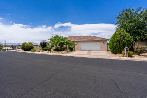 Tiny photo for 1547 E BOULDER SPRINGS DR, Saint George, UT 84790 (MLS # 2173409)