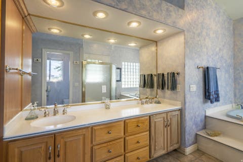 Tiny photo for 1547 E BOULDER SPRINGS DR, Saint George, UT 84790 (MLS # 2173409)