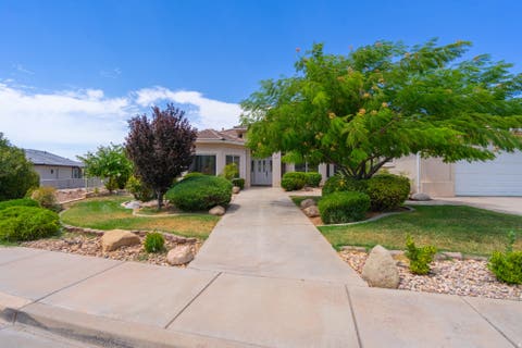 Tiny photo for 1547 E BOULDER SPRINGS DR, Saint George, UT 84790 (MLS # 2173409)