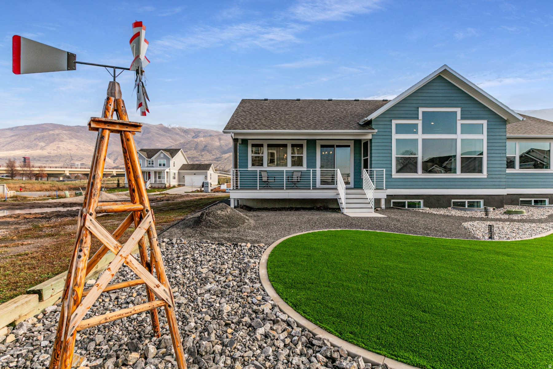 MOUNTAIN VIEW ESTATES - Residential