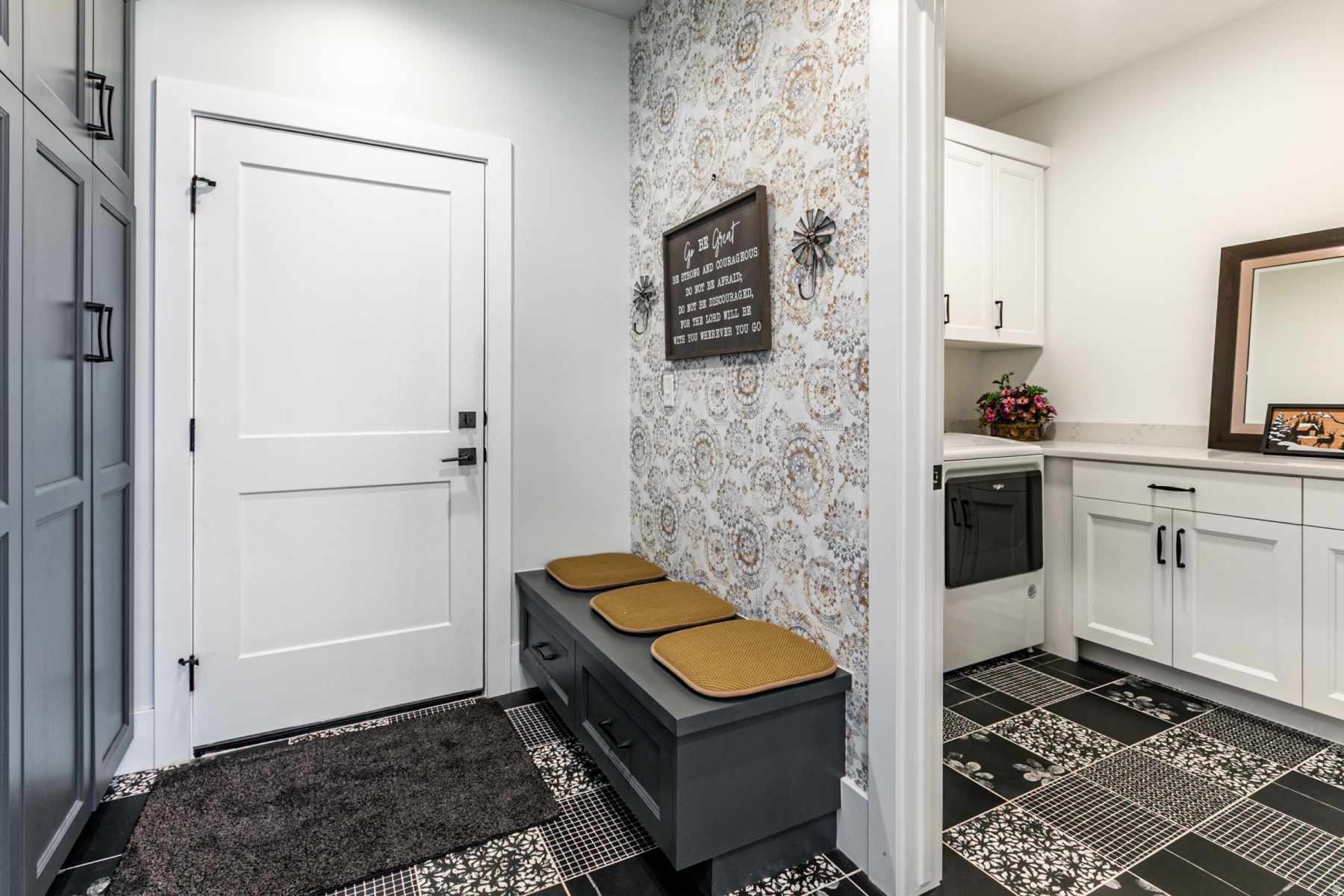 MOUNTAIN VIEW ESTATES - Residential