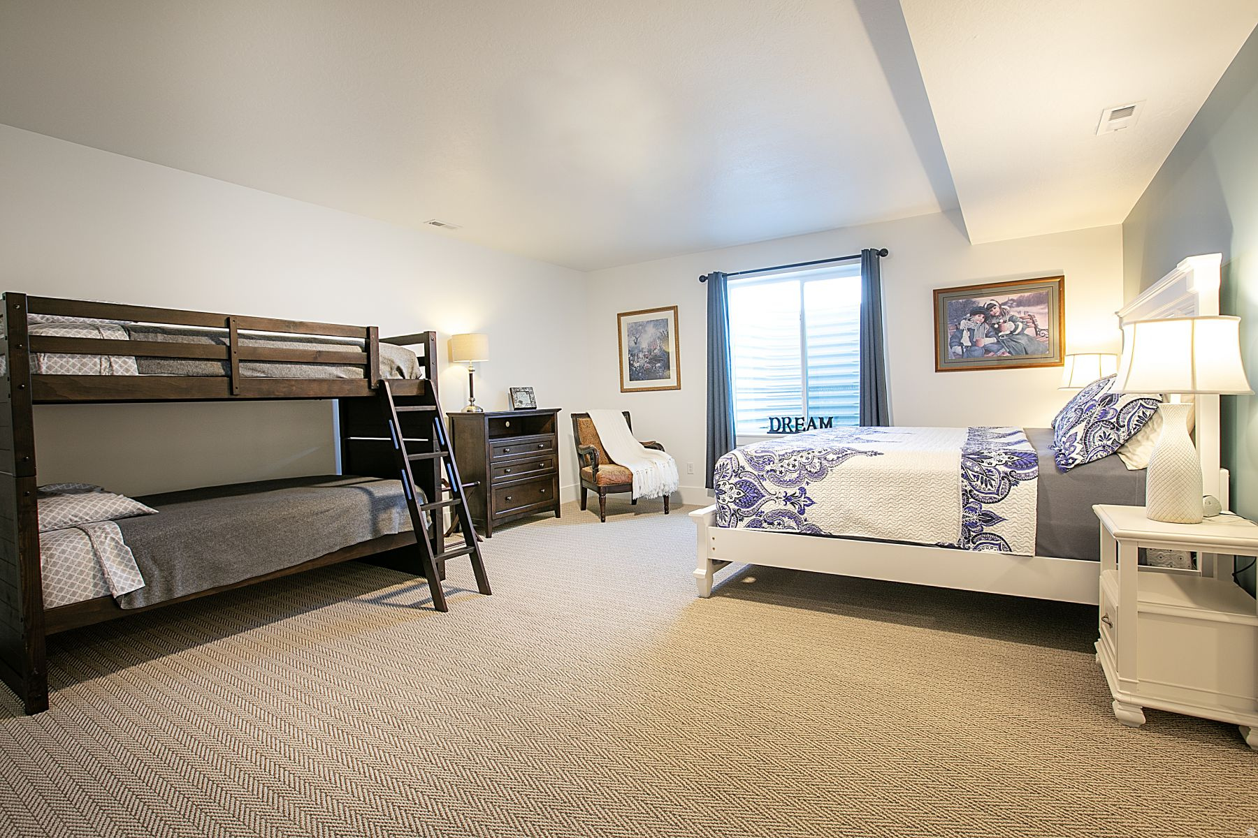 MOUNTAIN VIEW ESTATES - Residential