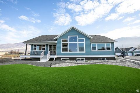 Tiny photo for 110 S HORIZON DR, Farmington, UT 84025 (MLS # 2125733)