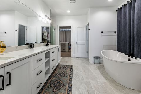 Tiny photo for 110 S HORIZON DR, Farmington, UT 84025 (MLS # 2125733)