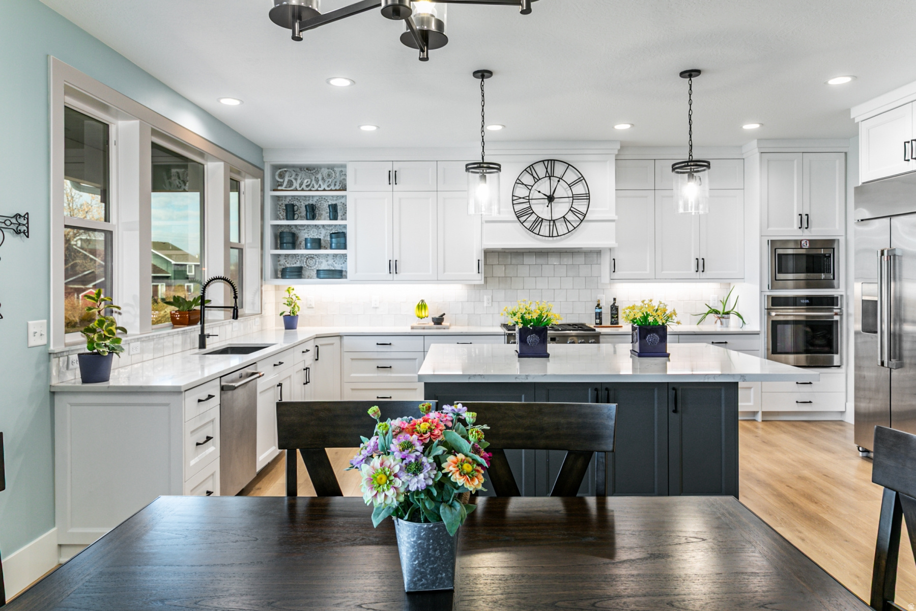 MOUNTAIN VIEW ESTATES - Residential