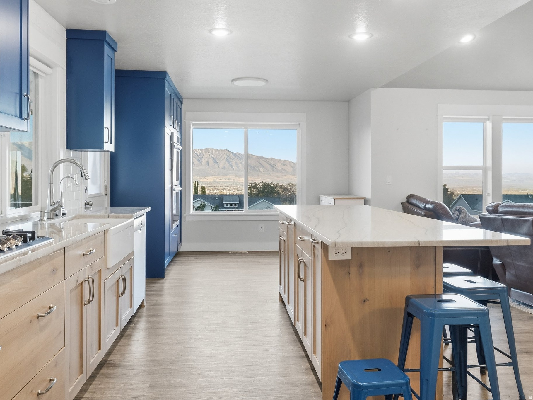 HILLCREST SUBDIVISIO - Residential