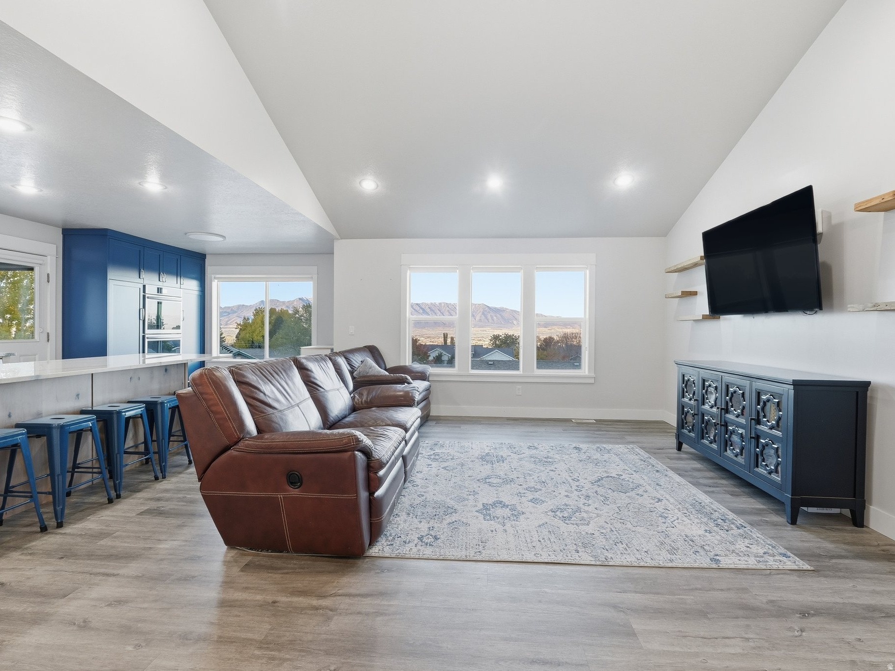 HILLCREST SUBDIVISIO - Residential