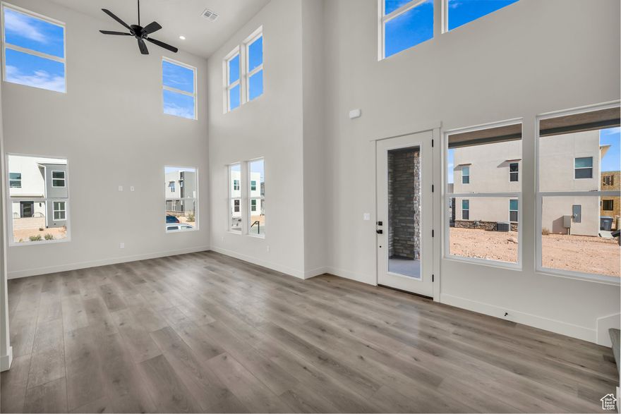 Ask about our special incentives! Your own beautiful townhome in desirable Desert Color! A master planned community, complete with luxury swimming pool, hot tub, 2.5 acre resort lagoon, beaches, and other amenities. Modern, open floor concept. Please contact Joe for 24 / 7 easy access.