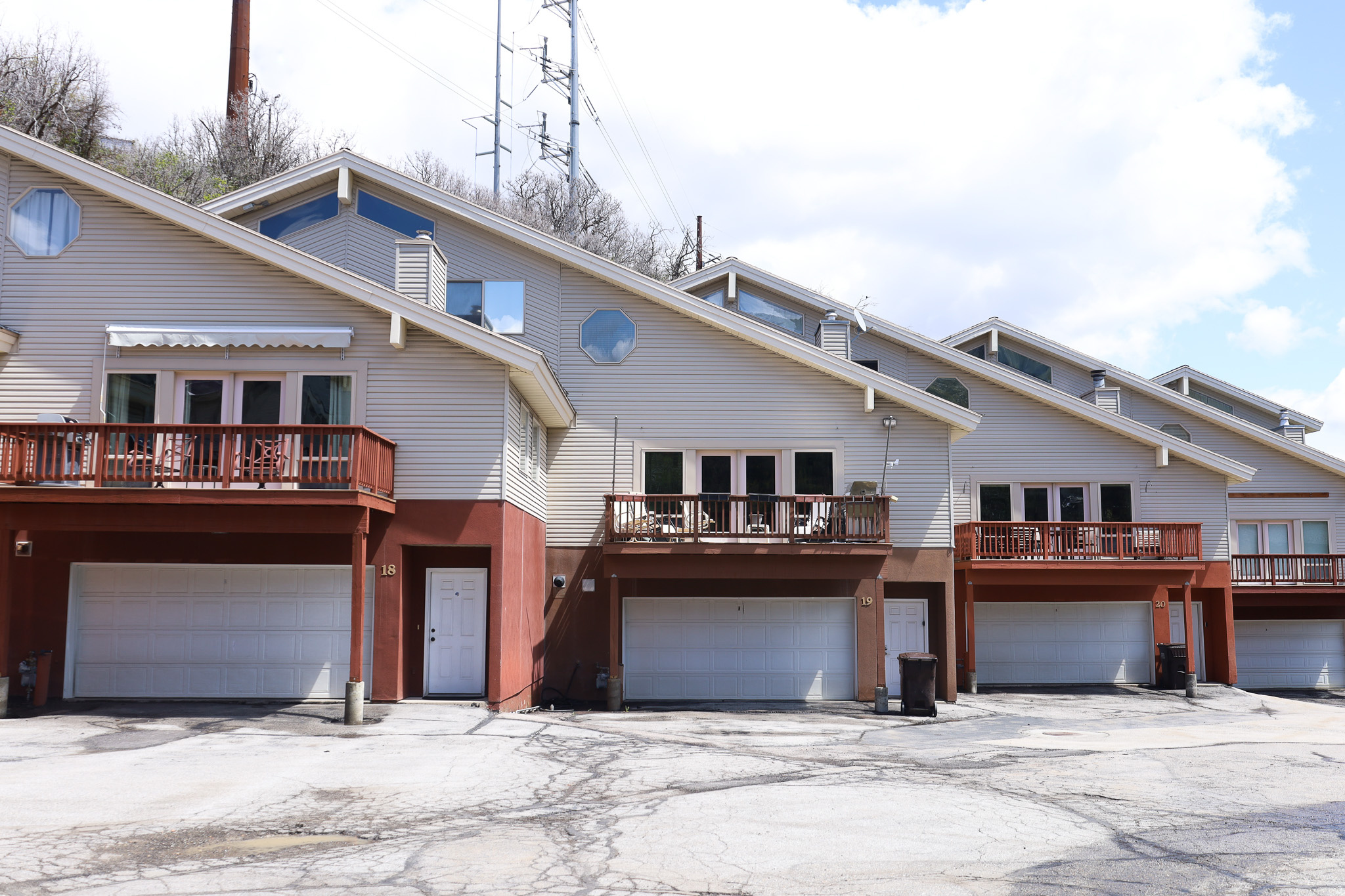 ASPENBROOK TOWNHOUSES - Residential