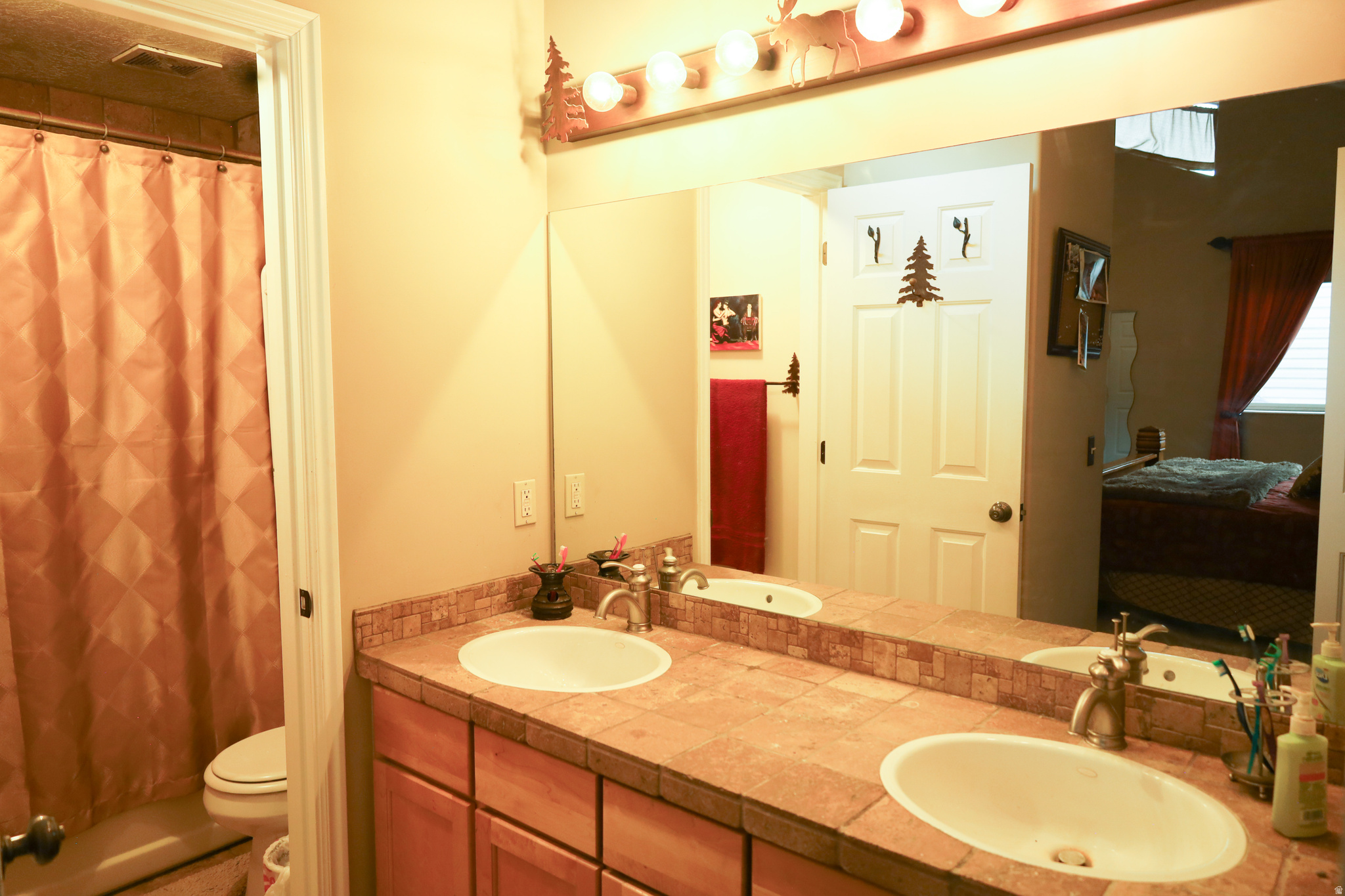 ASPENBROOK TOWNHOUSES - Residential