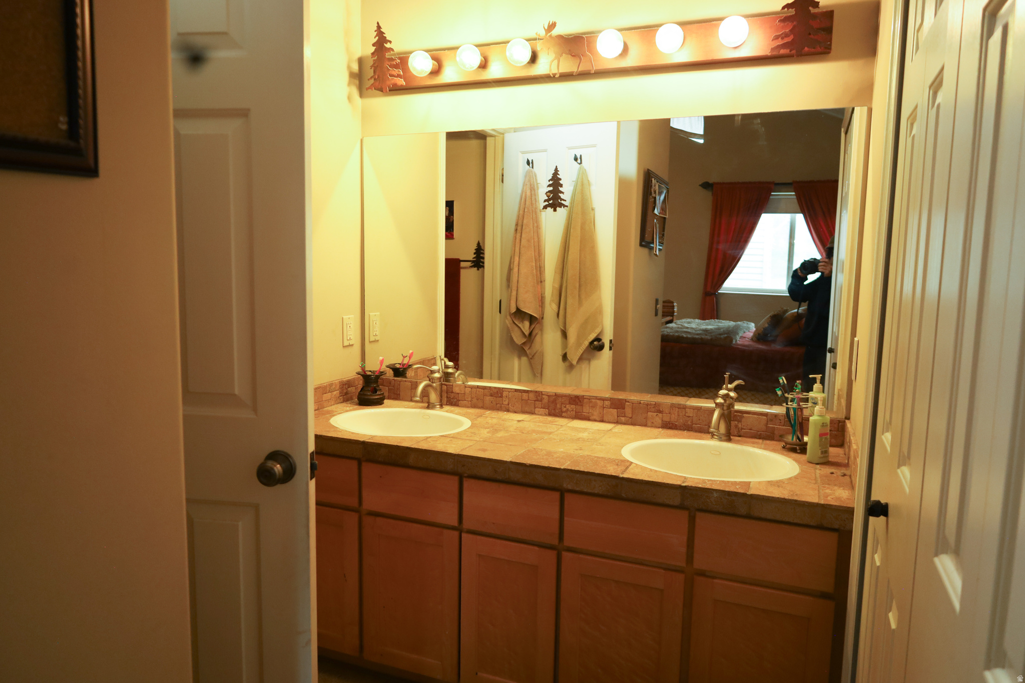 ASPENBROOK TOWNHOUSES - Residential