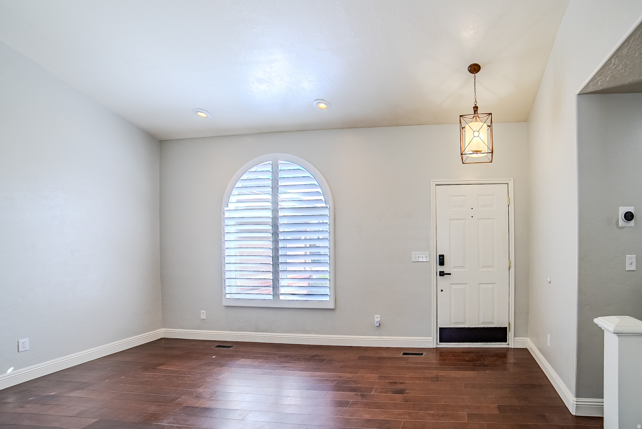 WHITE FARM VILLAGE - Residential