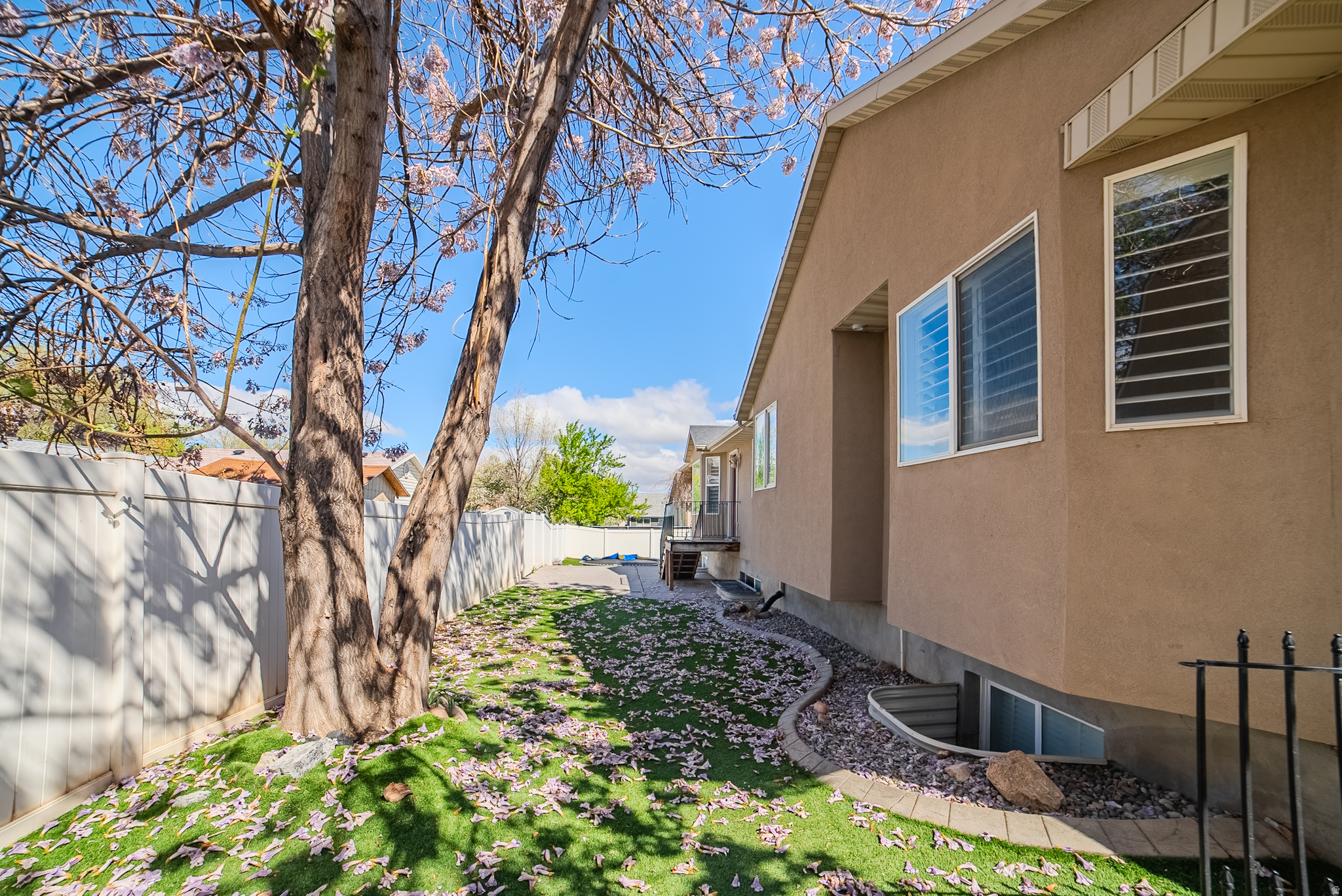 WHITE FARM VILLAGE - Residential