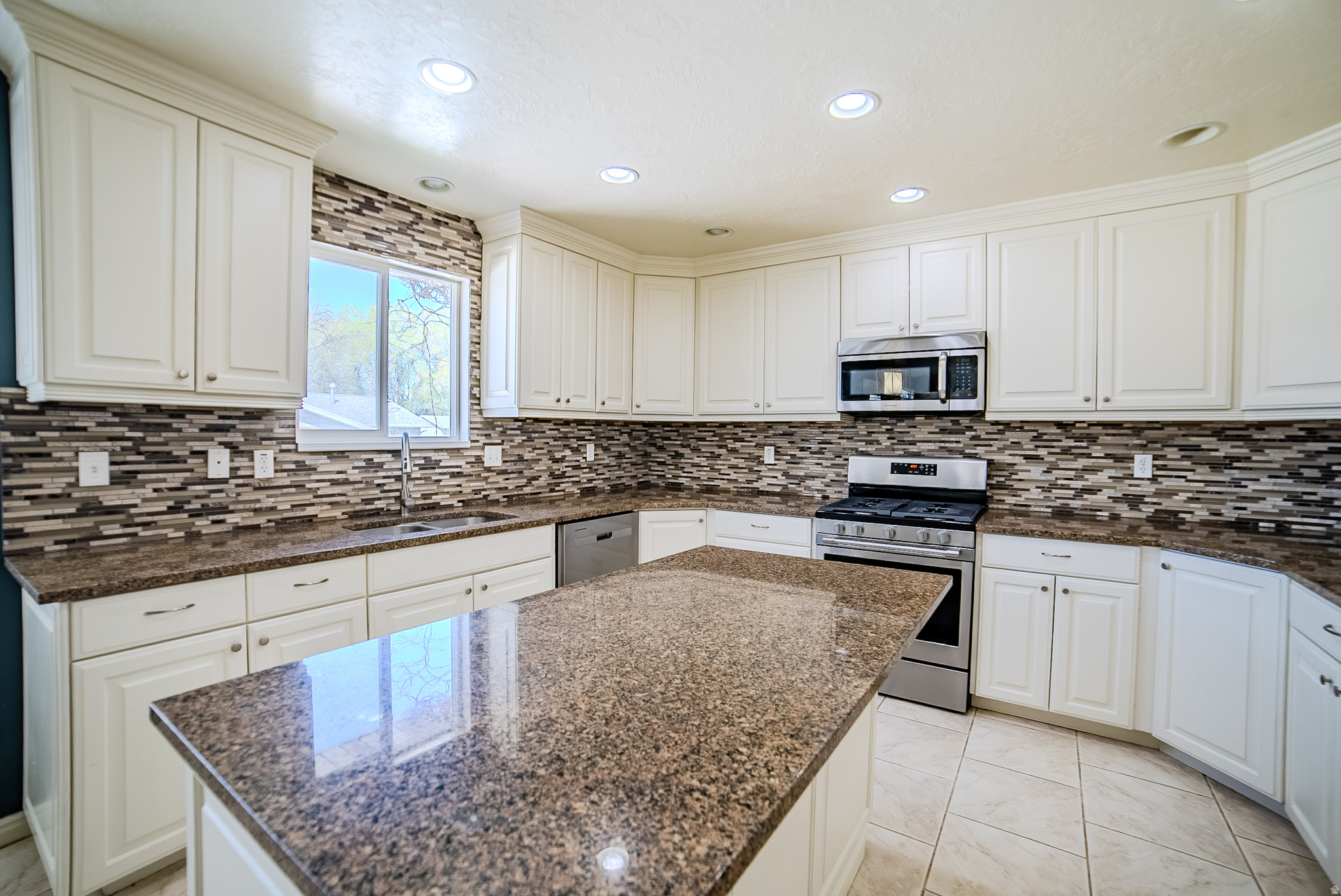 WHITE FARM VILLAGE - Residential