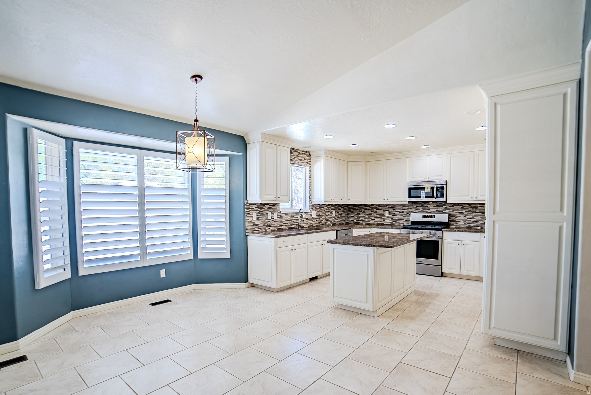 WHITE FARM VILLAGE - Residential