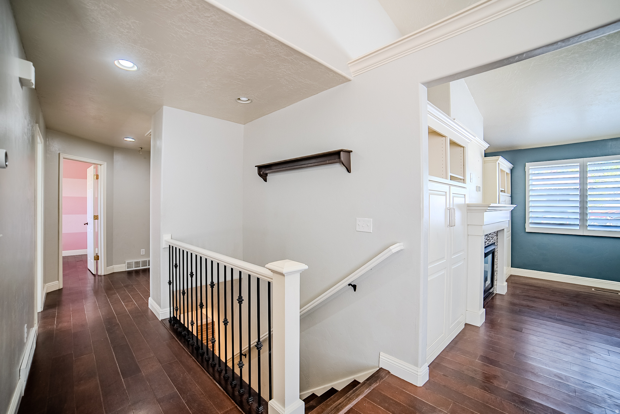 WHITE FARM VILLAGE - Residential