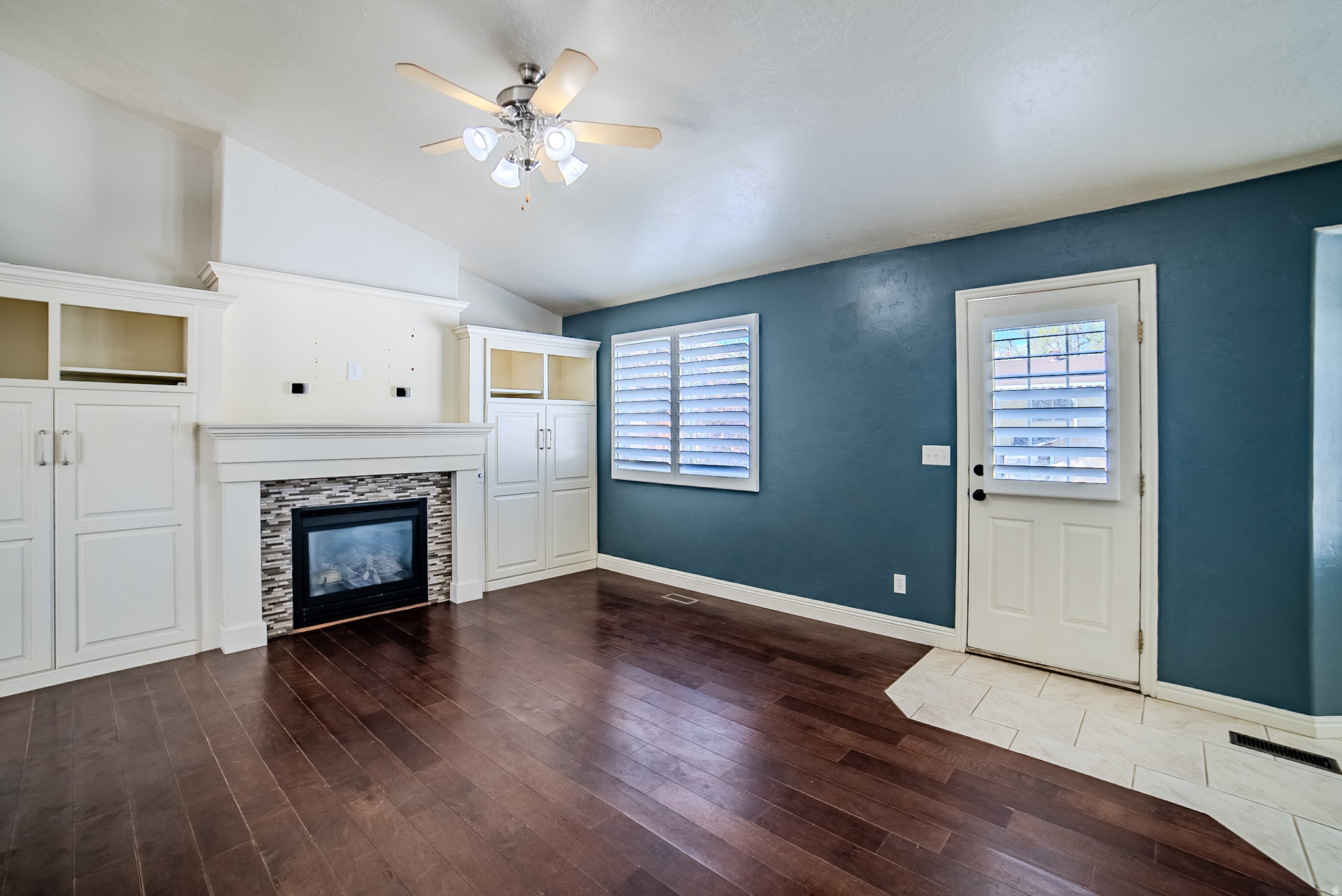 WHITE FARM VILLAGE - Residential