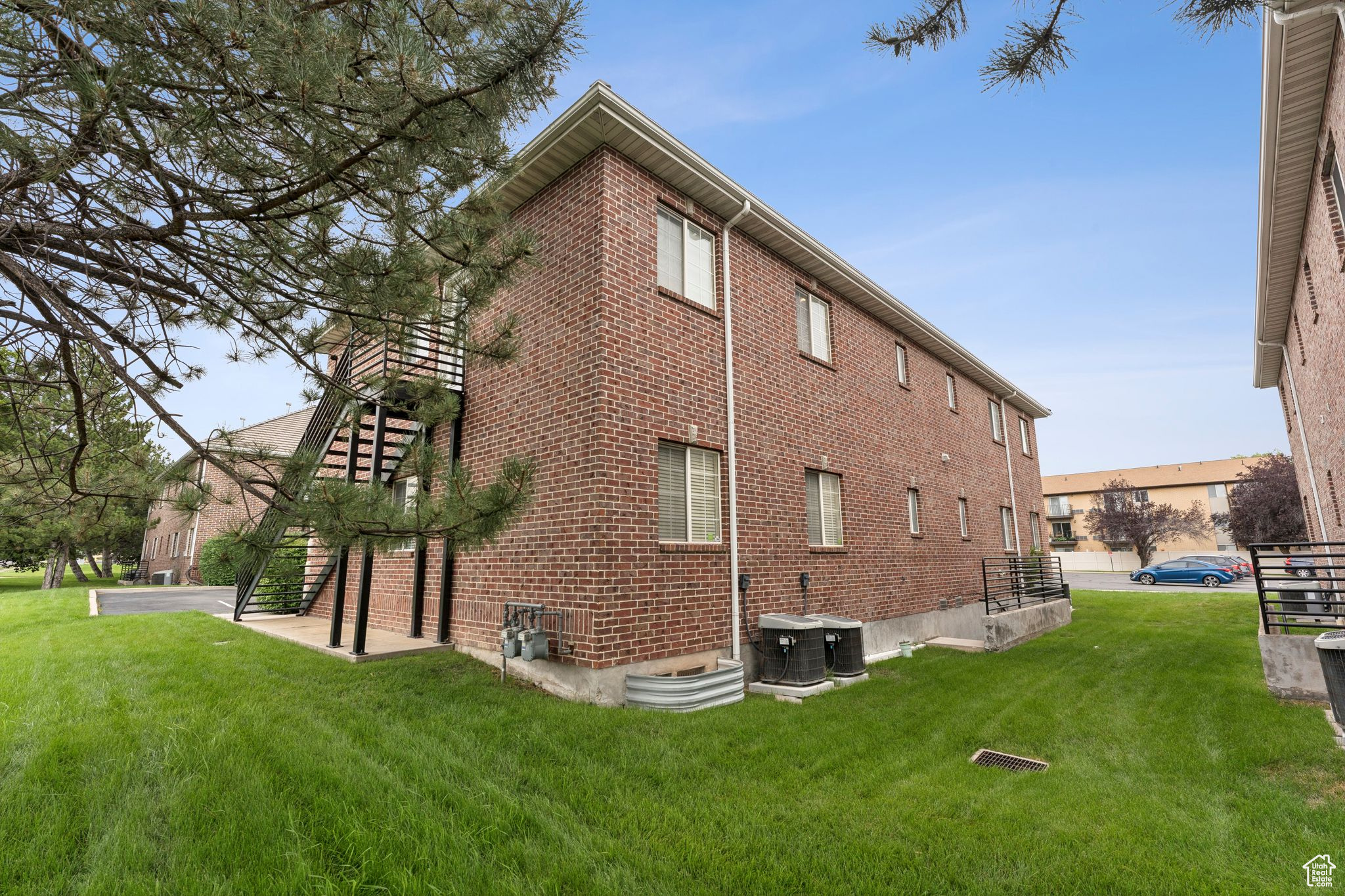 PARK - Commercial Sale