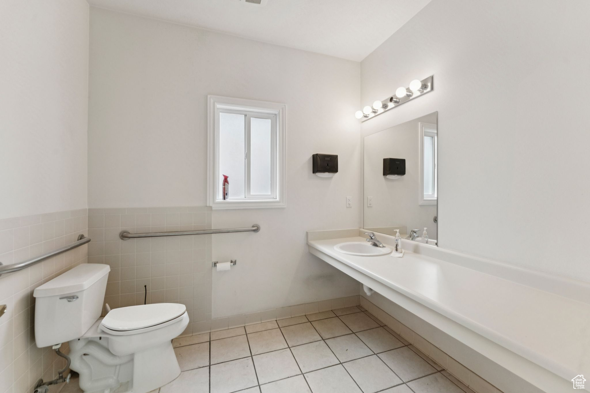 PARK - Commercial Sale