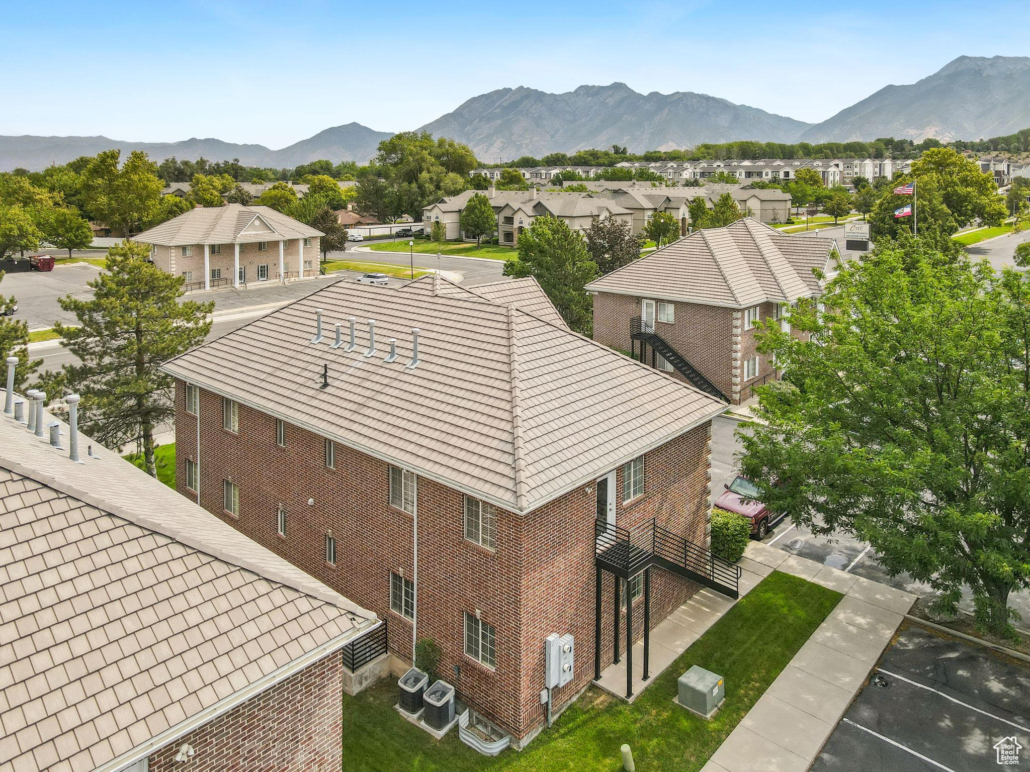 PARK - Commercial Sale