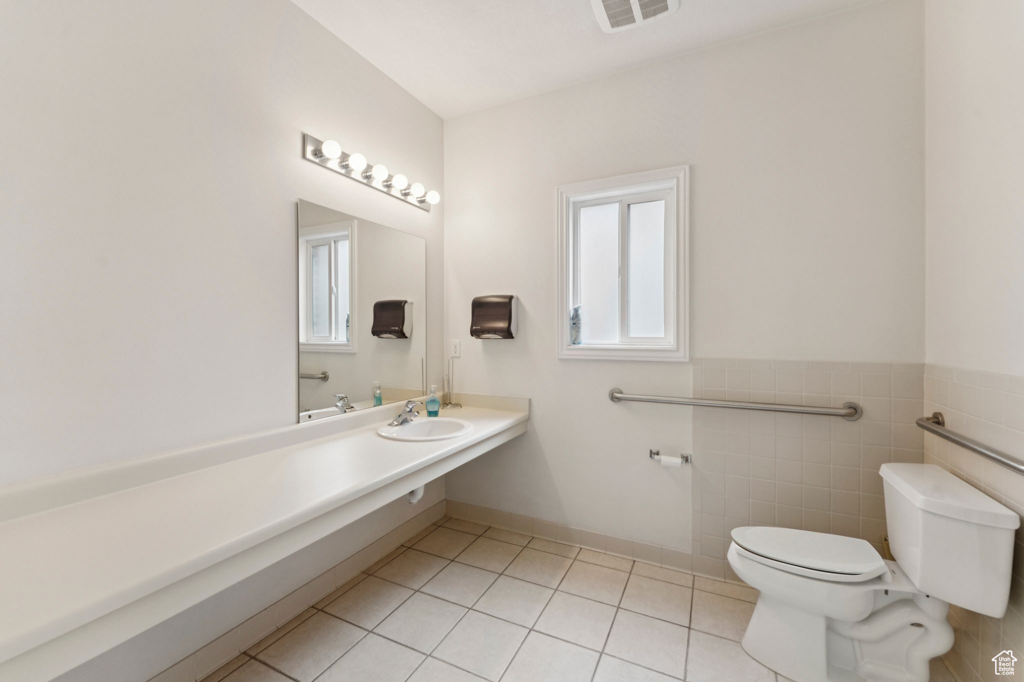 PARK - Commercial Sale