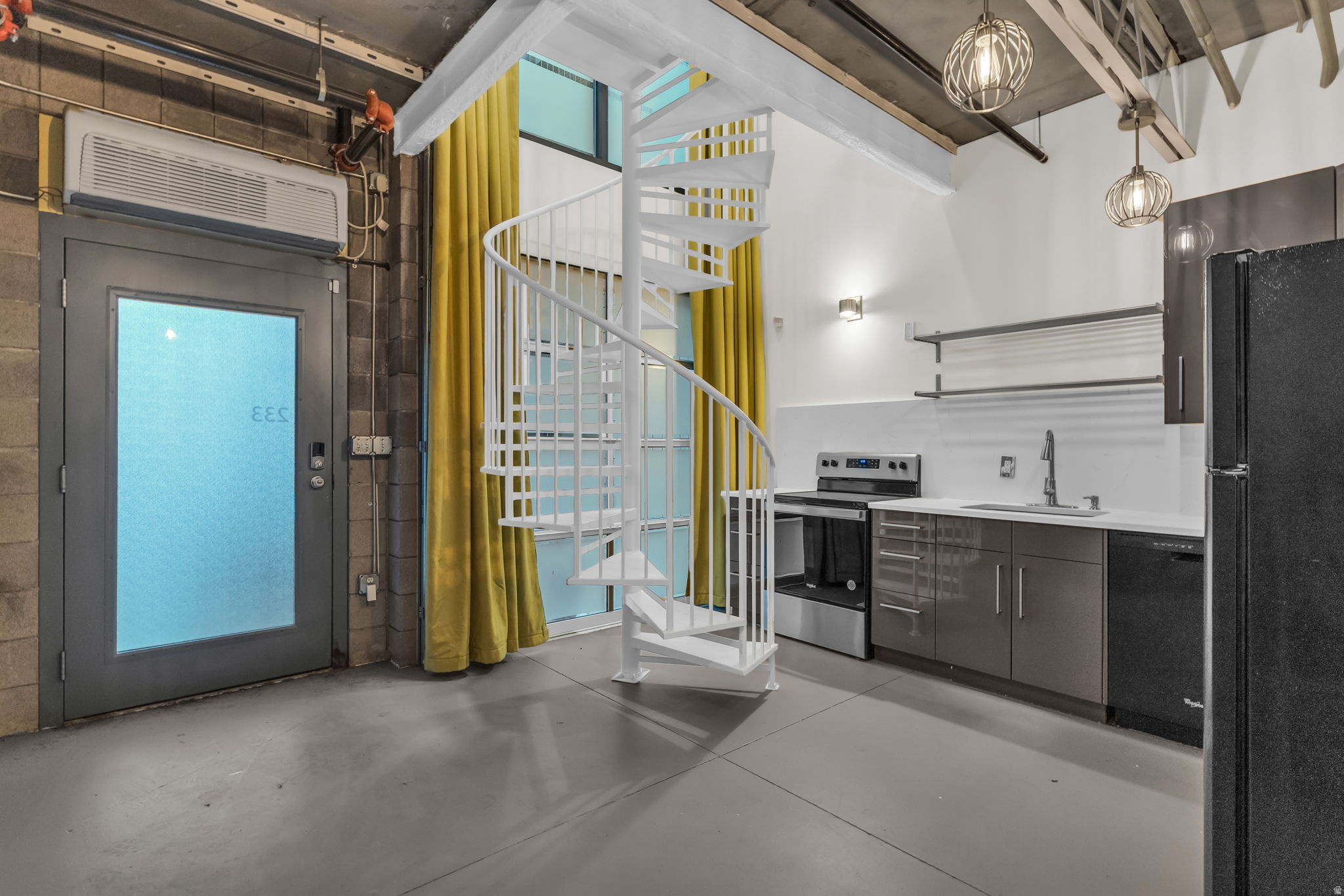 BROADWAY PARK LOFTS - Residential