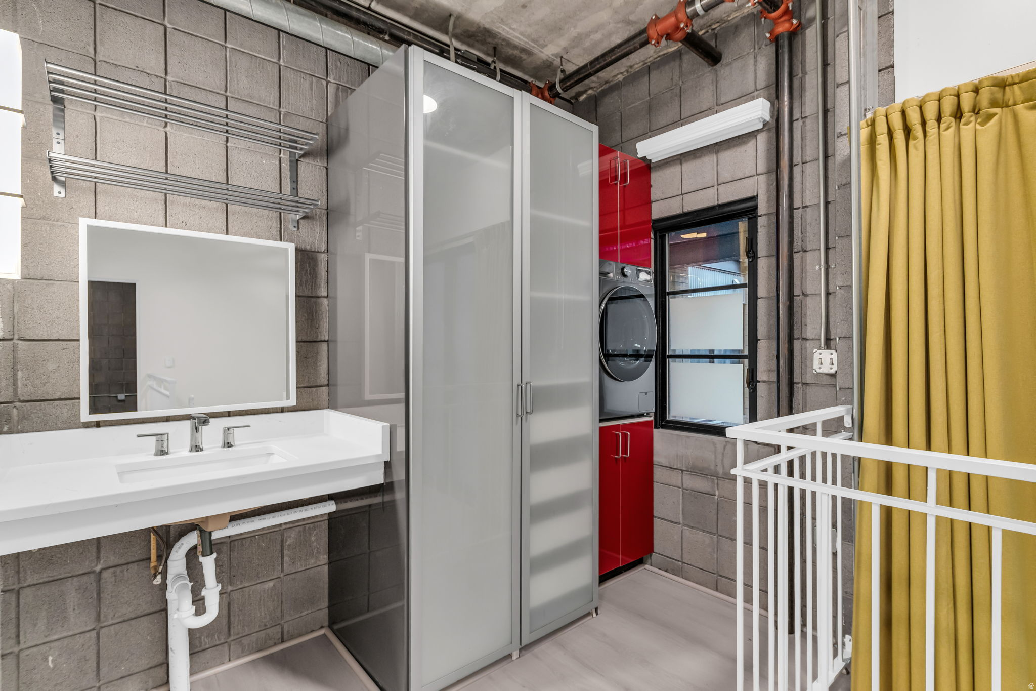 BROADWAY PARK LOFTS - Residential